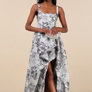 Elliat Blossom Silver Jacquard High-Low Maxi Dress Size: XS